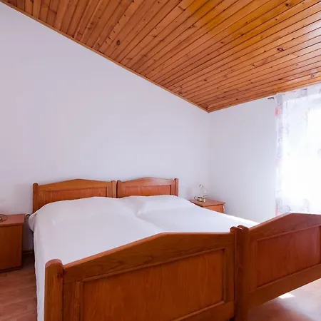 Apartment Ratko Rakalj
